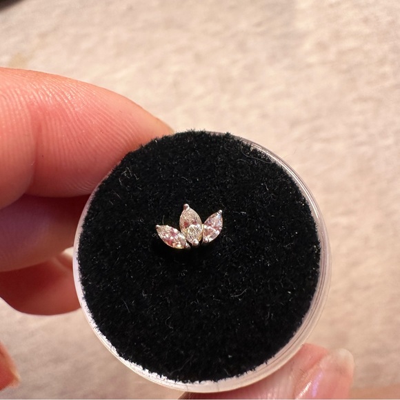 14k solid yellow gold marquise natural diamond earring stud helix lotus - Picture 4 of 5